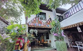 Tavee Bangkok